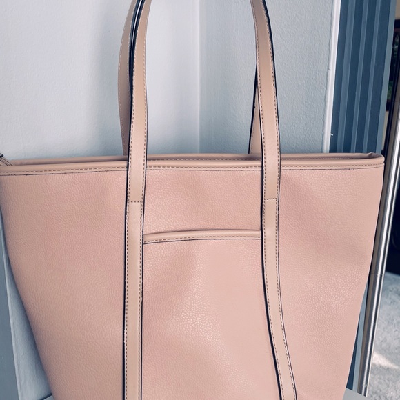 Van Heusen Tote - Picture 3 of 8